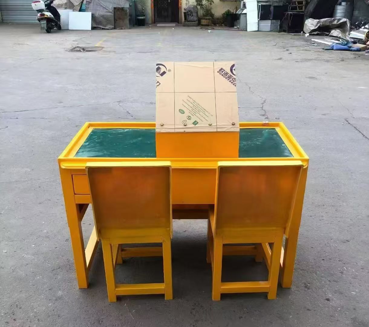 安龙防静电导通桌井下煤矿火工品发放桌：危险品流转的安全守护者